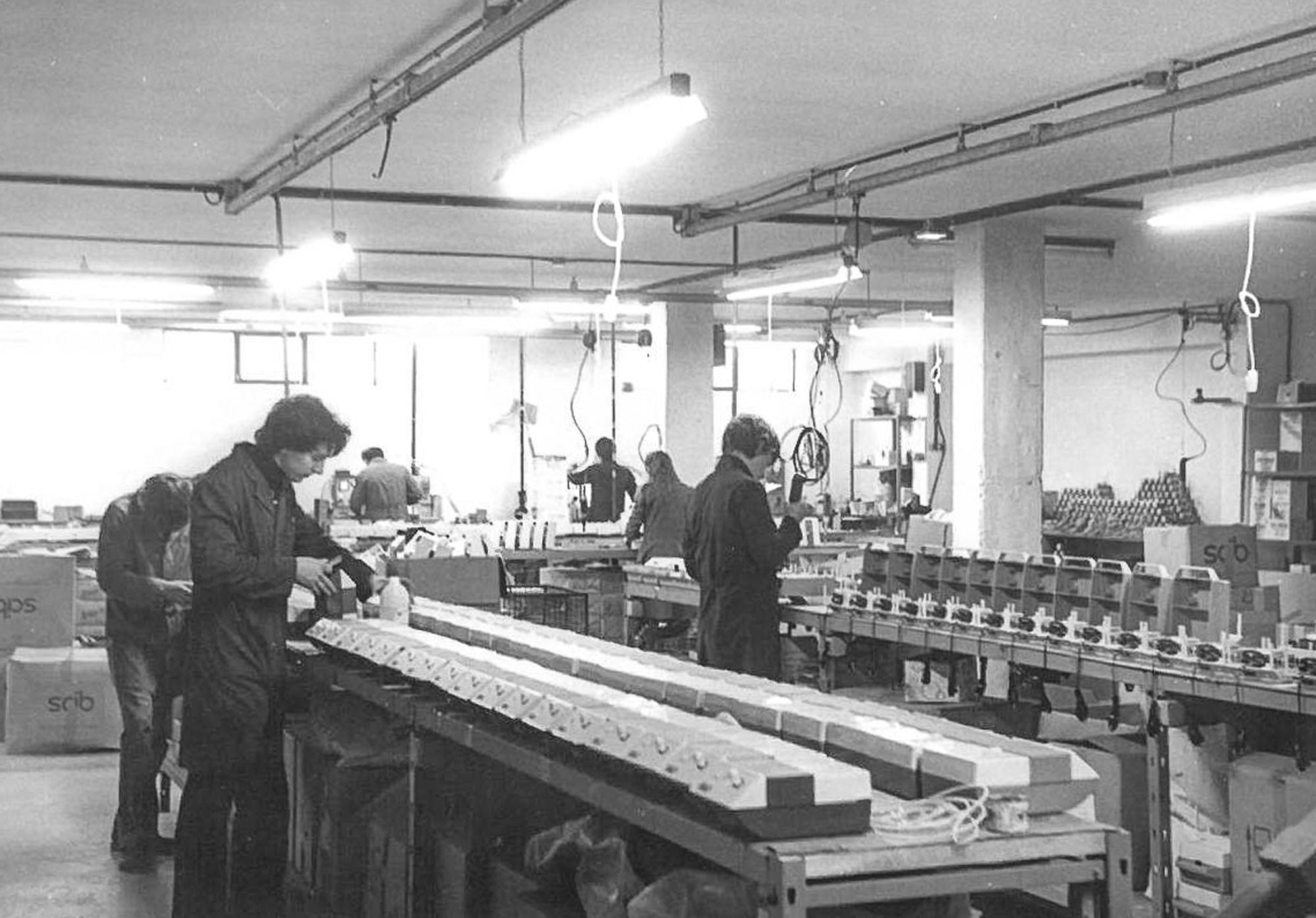 Image ancienne des usines de production de Magic Vac, leader du sous vide
